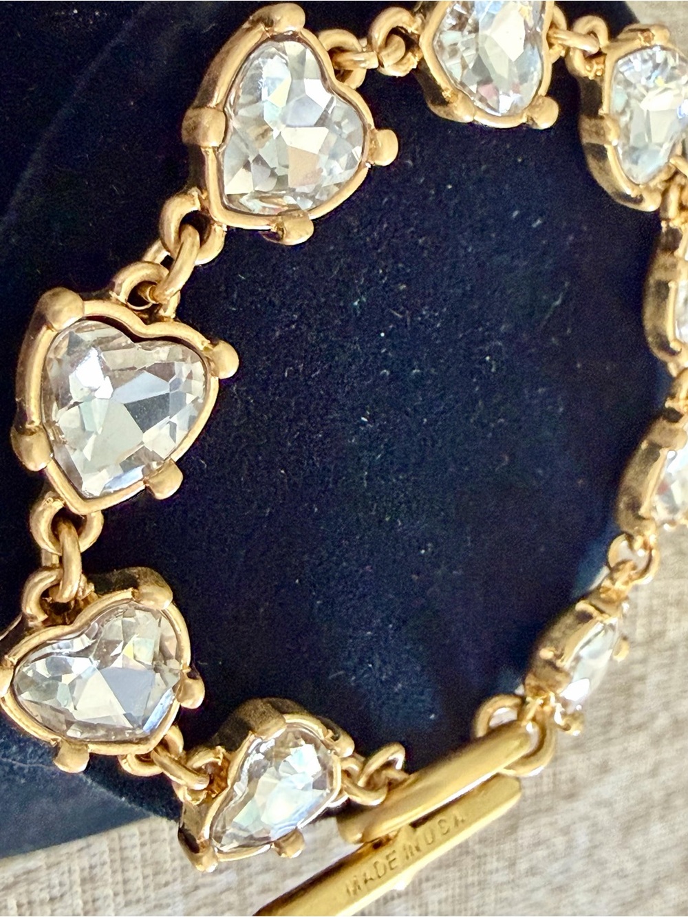 Oscar de la Renta Bracelet💛 Sparkling Crystal Hearts✨Toggle ✨Gold /Clear - Picture 7 of 14